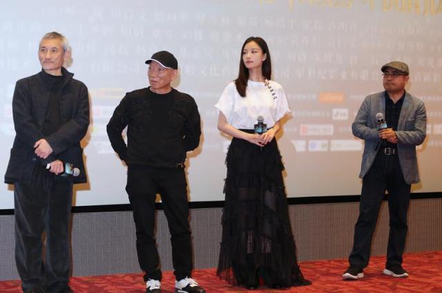 黄晓明、韩寒惊喜现身《奇门遁甲》上海首映