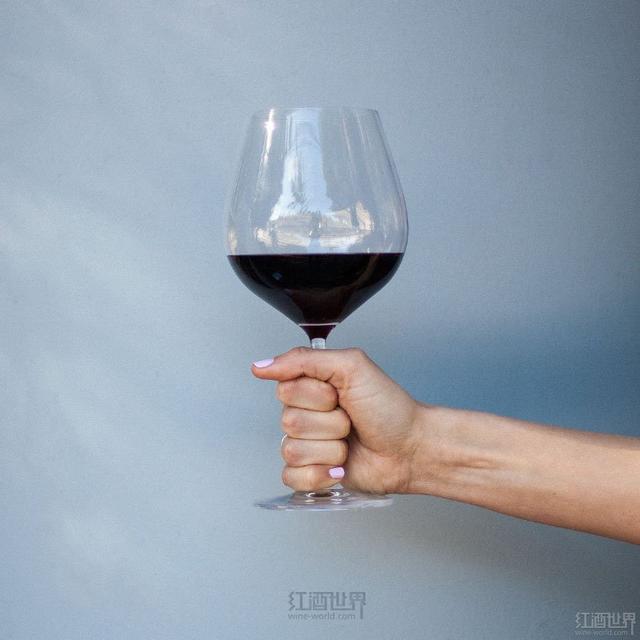 从握杯方式看你的性格特点