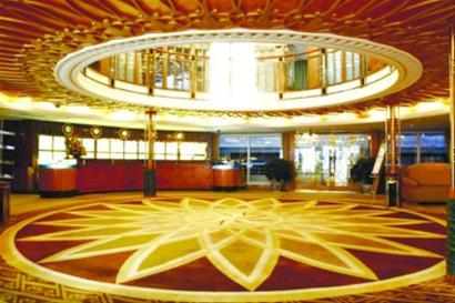 万名老人览恩施、武隆奇景品新三峡诗画