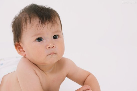 小宝宝几个月可以看见东西 89494168.jpg