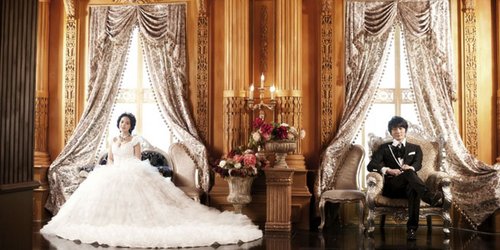 欧式宫廷风格婚纱照衬托出新娘的美艳