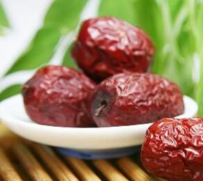 大枣泡水喝的八大禁忌