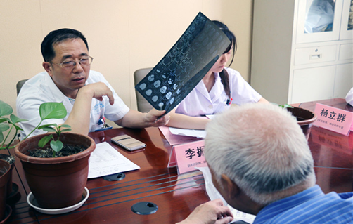 5.25世界预防中风日 上海蓝十字脑科医院公益