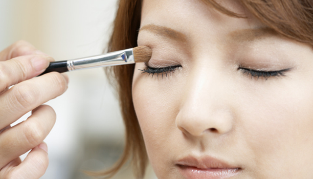 长期染发、使用含汞化妆品小心肾损害