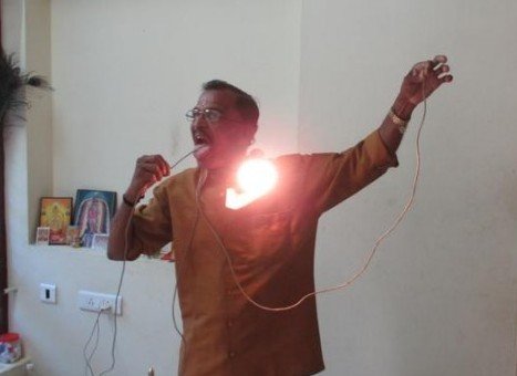 印度男子身体过电而不死 能带动电器运转