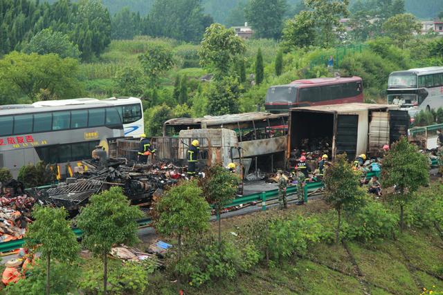 沪昆高速湖南段车祸已致43人遇难
