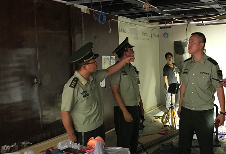上海消防总队突击检查门面商铺消防安全隐患 一店铺被