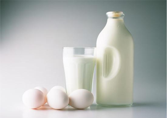 上海人牛奶摄入量不足 专家:不同牛奶营养物质