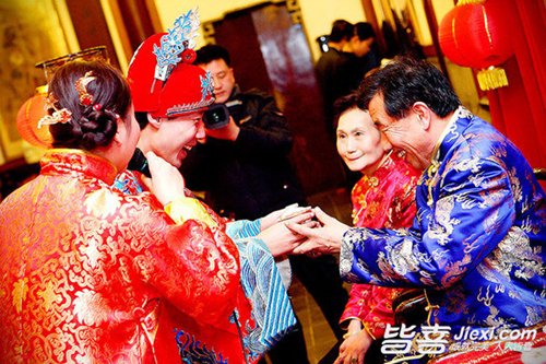 婚礼中父母给红包时应注意的问题