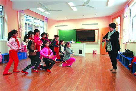 京剧浸润万航渡路小学基础课