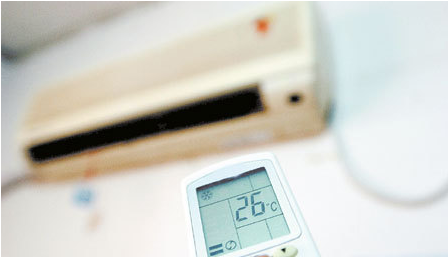 天太热 长期呆在空调房易导致咽喉炎