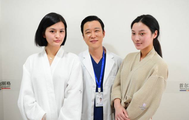 女模直播隆胸全过程,酥胸如棉花糖般柔软!