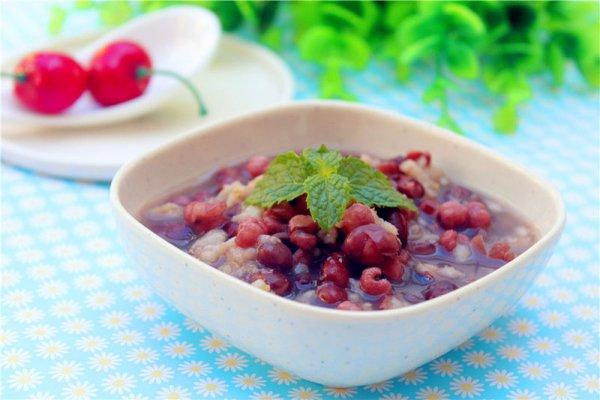 夏季养生食疗 吃薏米赤豆粥