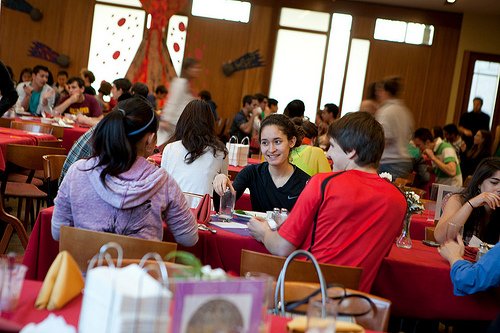 国外高校如何抓住学生的胃