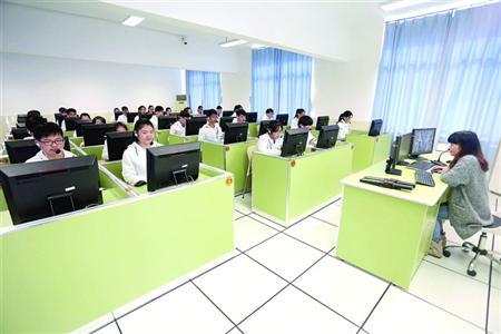 明年开始上海高考外语科目考试将实行一年两考
