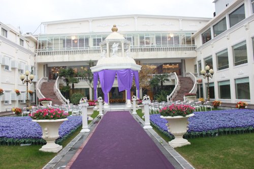 上海维多利亚庄园Vera Wang婚纱发布秀隆重举