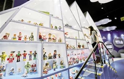上海金属玩具博物院开馆 3000件铁皮宝贝带你