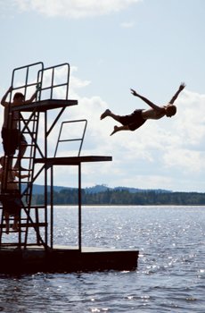 大申网芬兰游沙龙会-芬兰有 千湖之国 的美誉,