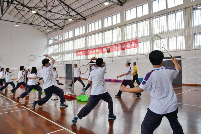 沪高中专项化体育课程改革试点3年 2万余名高