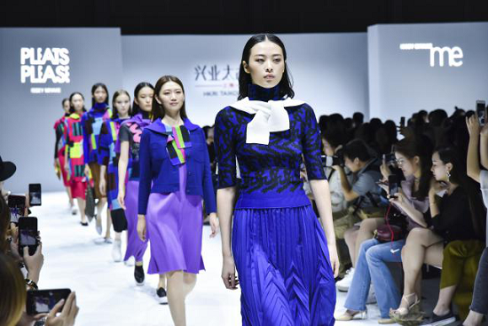 沪上开启“时尚漫步”秋冬时尚季