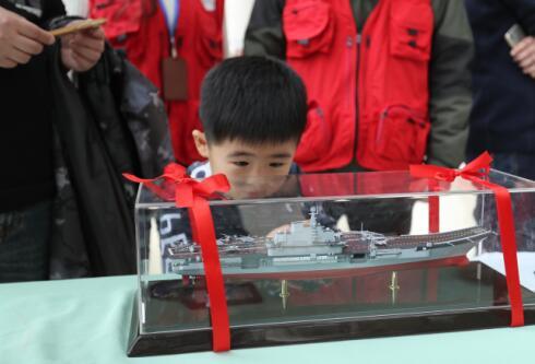 沪上科研院所走进上海科技馆 学雷锋日 青年科