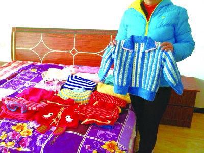 儿子刚上大二 母亲给未来孙子织18套毛衣_大申