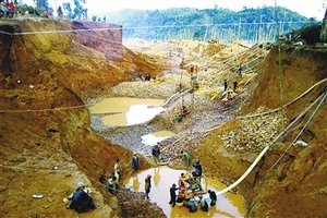 124名中国淘金客加纳被捕 军警怂恿村民劫华人