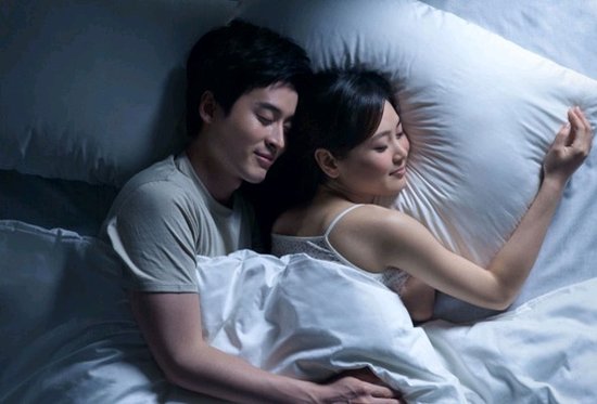 10-15平夫妻房情趣布置蕾丝方案充满卧室灯光透明内衣情趣全图片