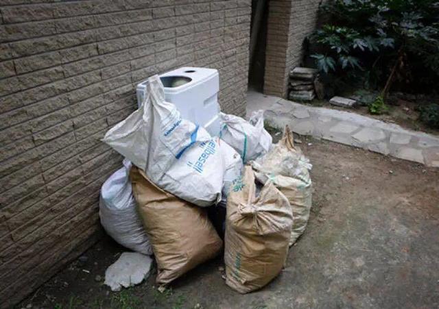 中招了吗?建筑垃圾清运费要2万,还得找门路