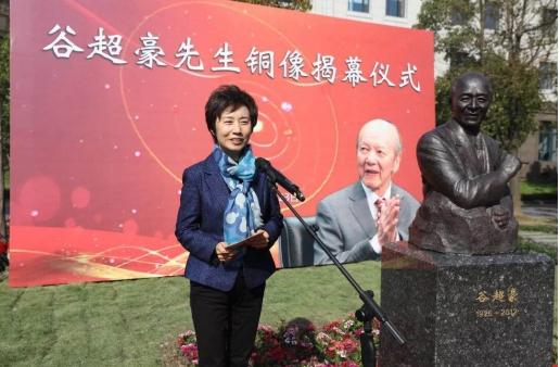 一生培养九个院士!著名数学家谷超豪铜像在复旦竖立