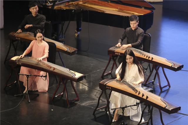 袁莎古筝音乐会 传递“筝”情 群“音”荟萃