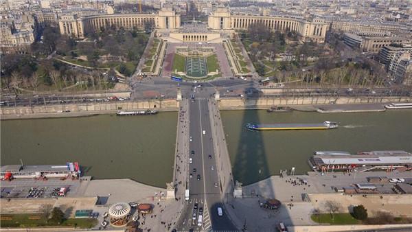 法国外长:中国赴法团体游客可当日获签证