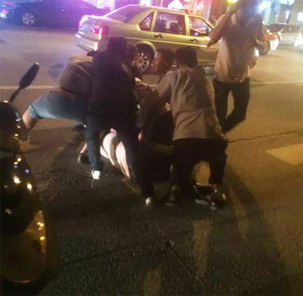 咸猪手、偷窥厕所:上海<em>松江大学城</em>频现色狼_大