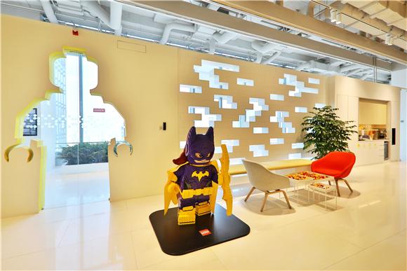 员工可以随便坐?丹麦玩具巨头全新工作方式引关注_大申网_腾讯网