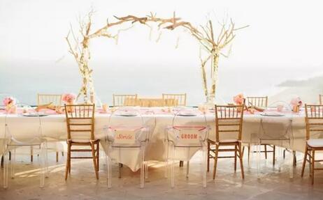 户外婚宴的设计灵感 浪漫的海边婚礼设计