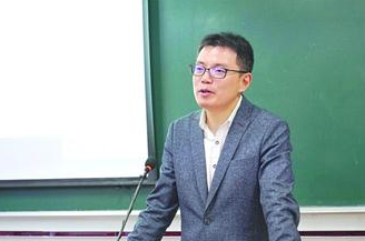 从讲师到副教授 80后财大思政老师被学生称“男神”