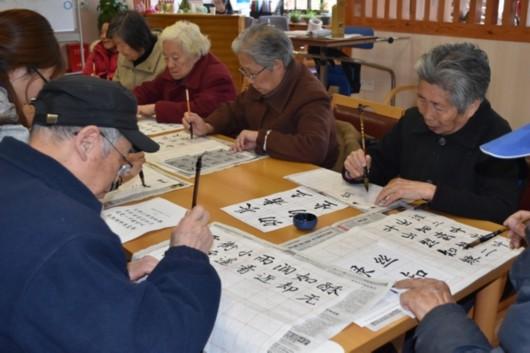 沪发展社区嵌入式养老 提供照料康复文娱等一