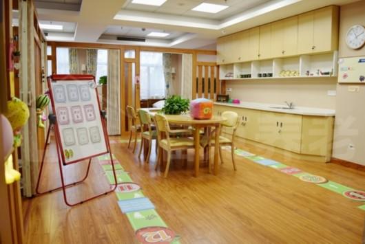 沪发展社区嵌入式养老 提供照料康复文娱等一