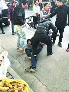 以卖虾为幌子调包真钞 3人团伙在浦东三林被刑事拘留