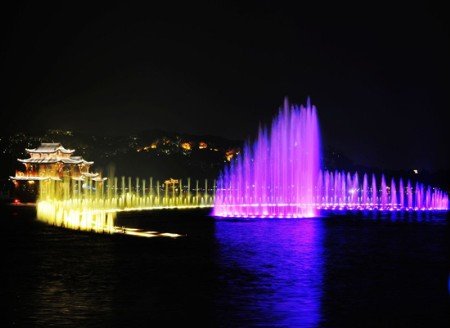 西湖喷泉曲谱_西湖夜景喷泉