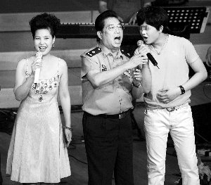 李双江之子涉嫌轮奸案:爹妈罩我去战斗