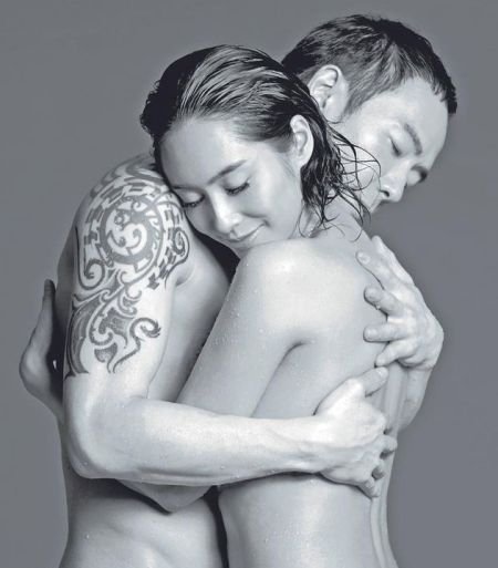文章爱女正面照图片
