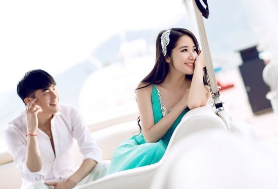 经典的婚纱照姿势+让新人更瘦更完美