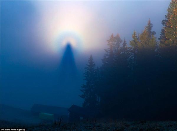 挪威摄影师拍下罕见“天使下凡”照片
