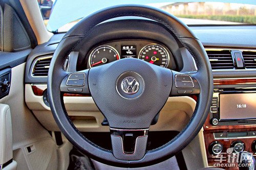 上海大众新朗逸体验 配置丰富是亮点