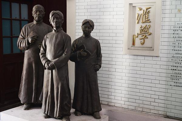 上海徐汇中学:百年老校更重学生多彩发展
