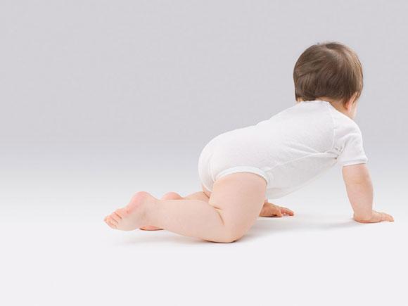 宝宝爱乱涂乱画 妈妈少点干预