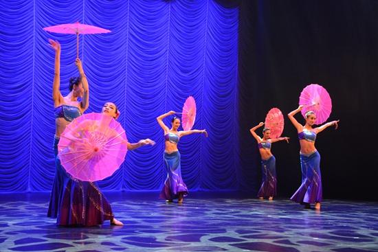 上海文化艺术团献演布达佩斯艺术宫