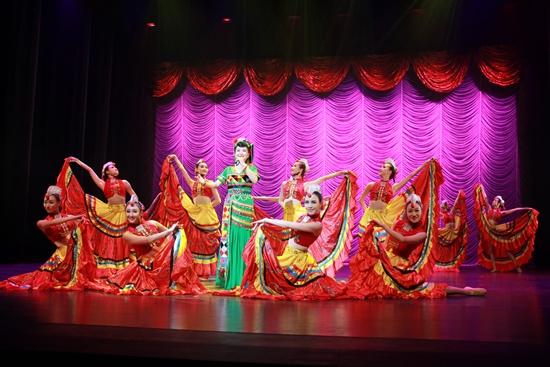 上海文化艺术团献演布达佩斯艺术宫