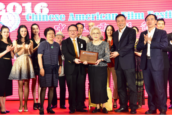 2016中美电影节亮相上海 秦怡现身